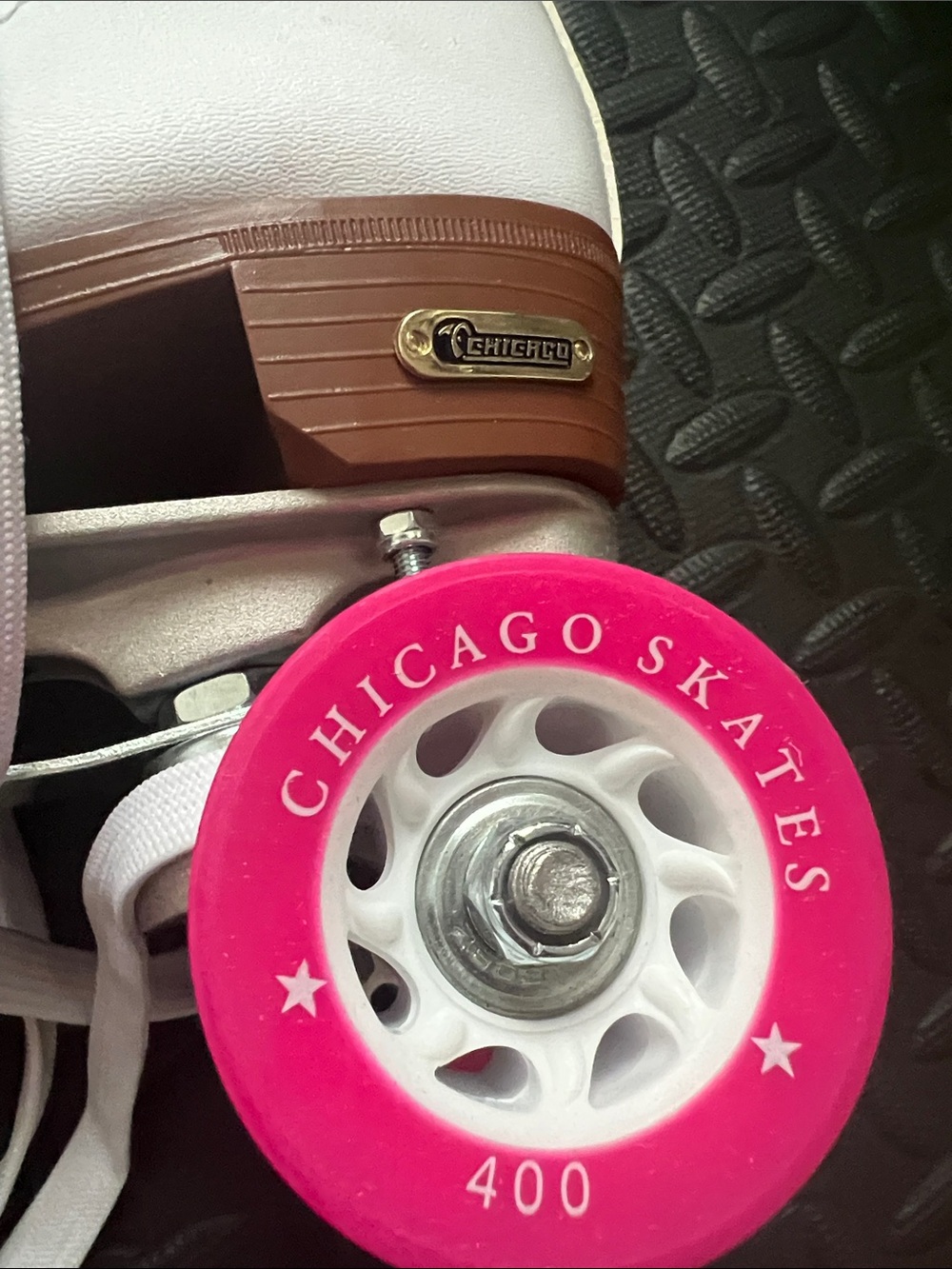 #2759**White Roller Skates with Hot Pink Wheels - Picture 6 of 17
